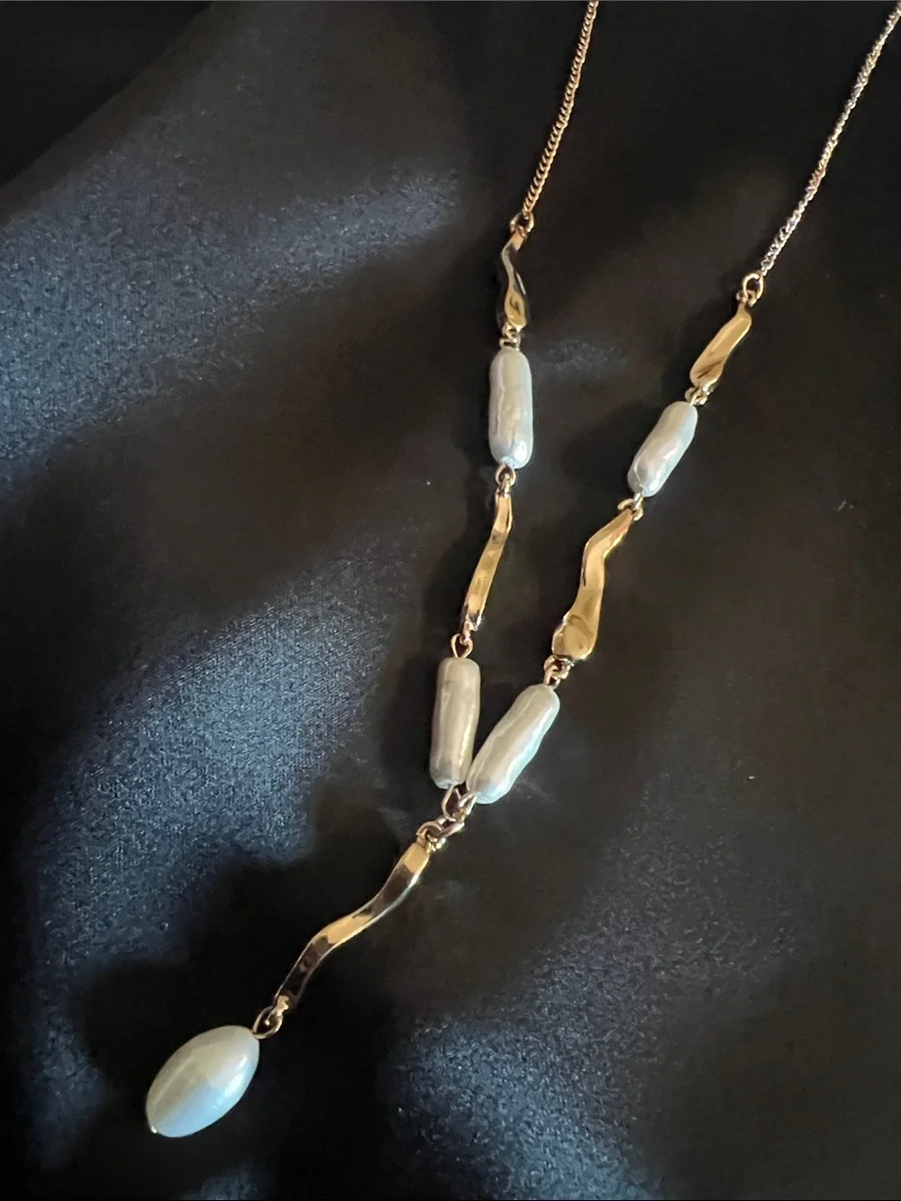 Lucky Brand Gold Tone Necklace with White Freshwater Pearl Drops - Picture 2 of 3